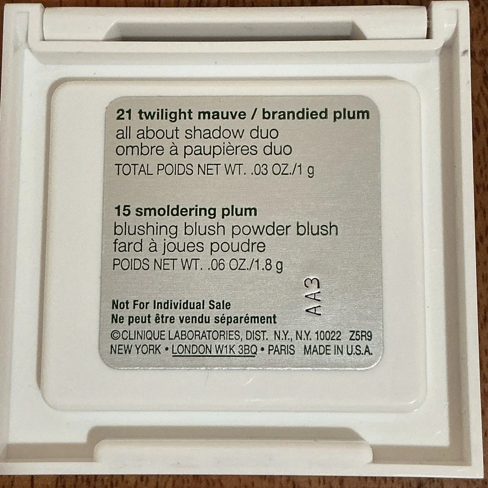 Clinique Eyeshadow Blush Palette & Moisture Surge Gel Smoldering Mauve Plum 21